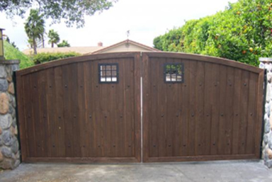 Wood fencing